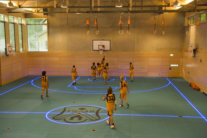 2-asb-glass-floor-the-sports-floor-with-led-marking-lines